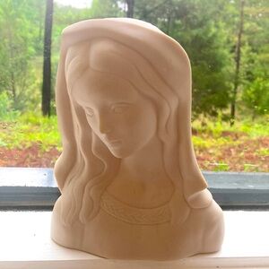 Laszlo Ispanky renowned Cream Bust Sculpture Madonna. No flaws.